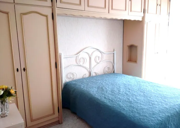 Apartamento Grand 2 Pieces Climatise, Terrassse Vue & Proche Fete Du Citron *